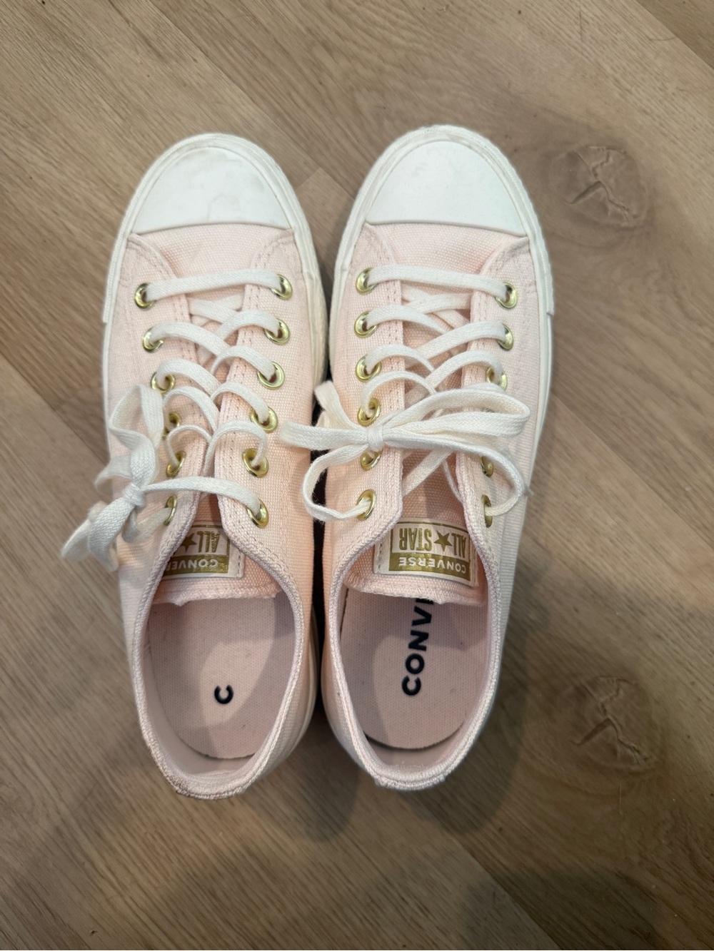 Converse Low Top Canvas Sneakers - Light Pink